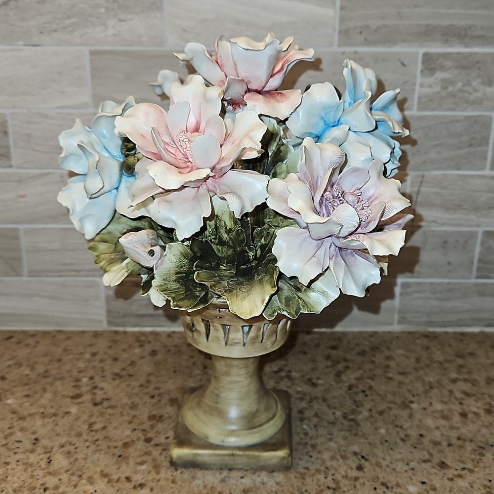 Italy Capodimonte Urn Flowers Vintage Large - Picture 2 of 8